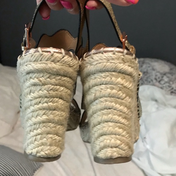 Marc Fisher - Picture 5 of 6